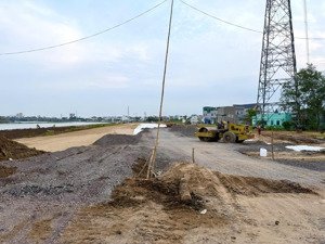 bán gấp lô đất nền view sông vàm cỏ tây cách chợ cá phường 2 100m. giá 8 tỷ