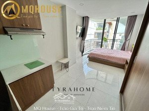 căn studio balcony rộng 40m2 đầy đủ tiện nghi mới, thang máy, bảo vệ hầm xe an ninh ra vào vân tay