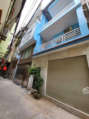 cho thuê nhà riêng nguyên căn số 2/1/126 hoàng văn thái, thanh xuân. ô tô 7 chỗ đỗ tận cửa