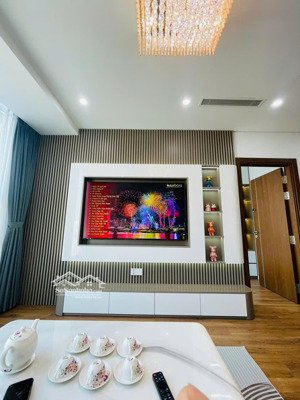 chính chủ bán căn 2 ngủ 73 m2 tại the legend tower tòa a ban công đông nam, full nội thất , sổ đỏ.