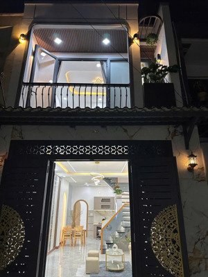 bán nhà giá cực mềm tại đ. nguyễn tri phương, p.9, q.10, giá 3,15tỷ, dt 70m2, sổ hồng riêng,rõ ràng