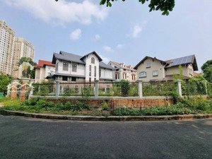 bán gấp ! đất 2mt nguyễn văn hưởng thảo điền, 20x25, cn 500m2, chỉ 118 tỷ