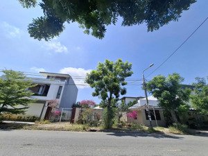 bán đất villa trần trọng khiêm 323m2 đường 10.5m ngay nam việt á,gần lãnh sự quán ba lan,trung quốc