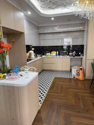 chính chủ bán căn hộ b4 kim liên hàng hiếm view hồ, căn góc đẳng cấp tại đống đa, hà nội. lh ngay