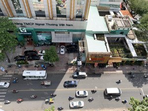 tôi bán căn góc cc sông đà tower q. 3. dt 105m2 3p 2wc. l10. giá 6,75 tỷ. lh 