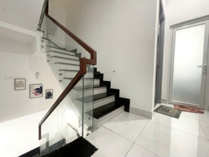 bán nhà đẹp cách mạng tháng tám chỉ 7.299tỷ dt 4,5x10m, dtcn 46m2, 4 pn- 3 wc - sân thượng