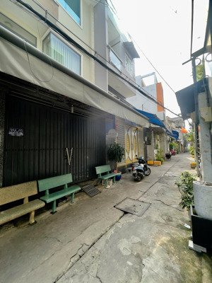 bán nhà 3.5 tấm đường gò dầu - quận tân phú - dt: 5x17m - giá bán 7.9 tỷ tl