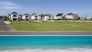 duy nhất 1 lô đất sát biển cách bãi tắm 1 và bãi tắm 2 50m.