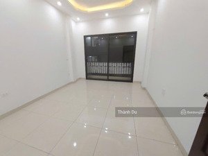 cho thuê nhà nguyên căn mặt phố bồ đề 50m2 5t 6 phòng ở , kinh doanh giá 18 triệu