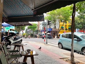 cho thuê mb lô góc 2 mt hải châu gần trần phú , nhà thờ con gà, dtsd:240m2 , ngang:12m