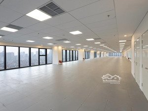 còn duy nhất 1 phòng 290m2 giá thuê 46 triệu/tháng tại triều khúc