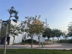 bán lô góc siêu đẹp view công viên - ôm góc 2 mặt đường ngay kdt hà quang 2 - nha trang