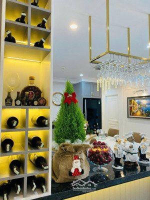 bán 3pn sổ sẵn - nhà đẹp - có ô xe - view trực diện hồ bơi - thoáng mát - saigon south residences