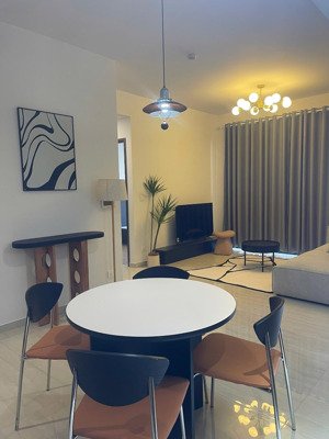 cho thuê 2pn infiniti full nội thất, giá 26tr có đủ tivi tủ lạnh, free 6 tháng phí quản lý