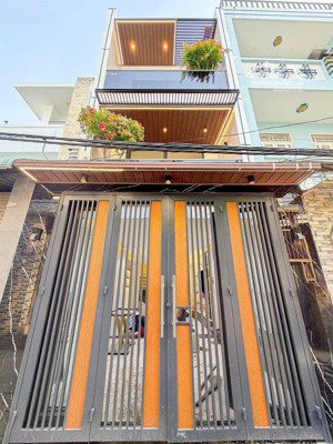 nhà phố mới hoàn thiện mtkd hẻm 160 nvq - hẻm thông