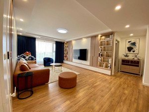 bán căn góc 117m2, full đồ đẹp la casta văn phú