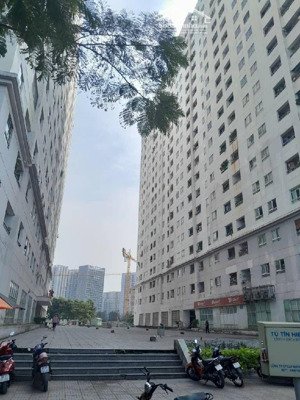 bán gấp căn hộ 1050( số 4 phan chu trinh. gần nơ trang long)