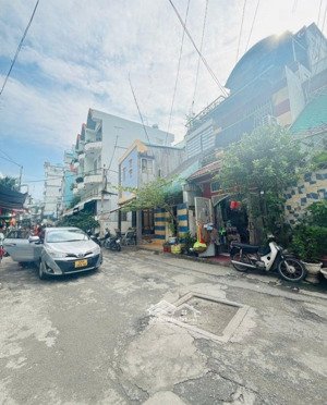 hxh 8m âu dương lân, p.3, q.8, dt: 3,5 x 15m, nở 3,7m, 3 tầng, giá 7 tỷ 68.