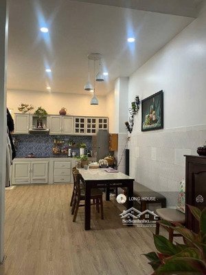 nhà đẹp, 3 tầng, 80m2, sổ vuông hẻm rộng rãi nguyễn đình chính