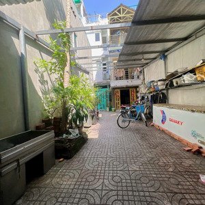 bán nhà 4 tấm 3pn có sân thượng tôn thất thuyết p.4 q.4 chỉ 3ty2