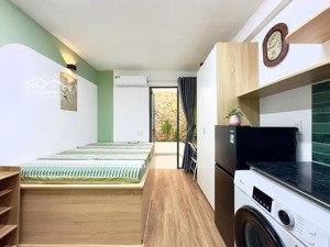 cho thuê studio giếng trời vừa hoàn thiện xong rộng 35m2 kế bên sân bay