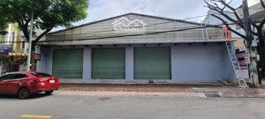 cho thuê mặt bằng nhà kho phường chánh nghĩa, thủ dầu một - diện tích : 20x33 (670m2)
- phù hợp kh