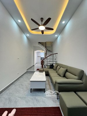 trung tâm ba đình - nhà đẹp đón tết- full nội thất -6 phòng ngủ - 10m ra mặt phố