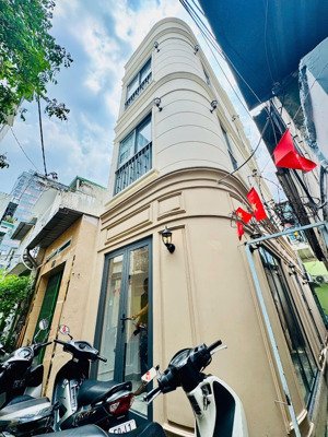 chỉ 8tỷ nhỉnh có ngay siêu phẩm 2mt hẻm phố tây bùi viện q1 - thông cống quỳnh - thu 240tr/năm