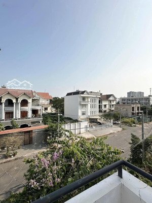 bán nhà thủ đức ngay đường số 32 gần giga mall - ngang 6m - đường 12m - dt: 120m2