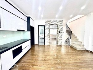 nhà xây mới thang máy- lô góc-2 mặt ngõ 6t mt5m-full nội thất-sổ đẹp- hoàng hoa thám