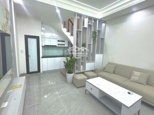 nhà đẹp dân xây- ngay ngã 4 cầu vượt mai dịch