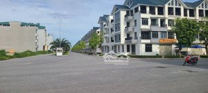 bán gấp liền kề đường 30m khu đông dương dự án hinode royal park. dt 100m2 giá 18 tỷ. lh 