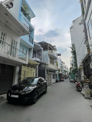 giá tốt, xe hơi vào nhà lý chính thắng, 4,1x14m, 60m2, nở hậu, thông hoàng sa, chỉ 14 tỷ tl