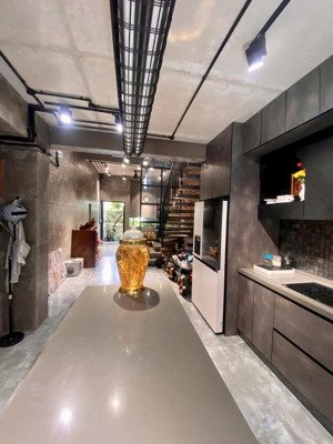 bán nhà mới đón tết - 4 tầng mới keng phú hữu q9 đường 7m ô tô tránh - giá 6.x tỷ .