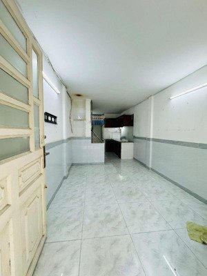 bán nhà 2 tầng kế bên đường đỗ xuân hợp phước long b quận 9. giá chỉ 3.2 tỷ. ôtô đến tận nhà.