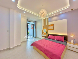 nhà đẹp bước vào là muốn mua - 4 tầng - 3 phòng ngủ - hẻm xe hơi