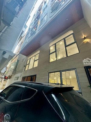 bán căn hộ ccmn phố hoàng văn thái - thanh xuân 98m - 8t - mt8.4m - 36 tỷ. oto , doanh thu 2 tỷ/năm