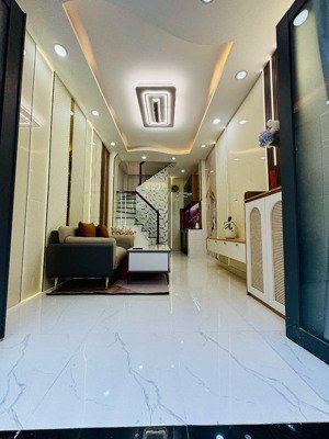 nhà đẹp bước vào là muốn mua - 4 tầng - 2 phòng ngủ - thiết kế hiện đại