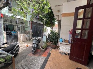 nhà 2tầng đs7 . p3 gò vấp. dt125m(8x18m) nhỉ 11tỷ hiện trạng: 1 trệt, 1 lầu dt 125m