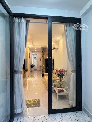 nhà đẹp khu vip - 2 tầng - 1 phòng ngủ - cho thuê ổn định