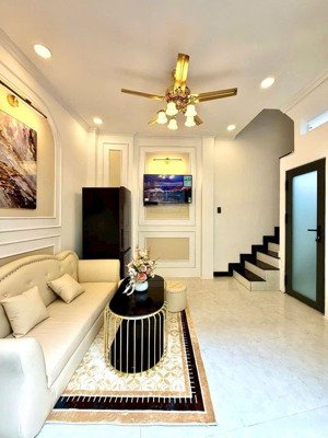 nhà đẹp tỷ mỷ từng chi tiết - 4 tầng - 2 phòng ngủ - mini house