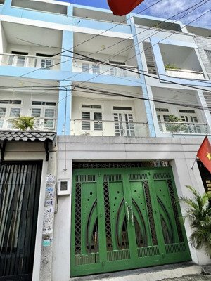 cho thuê nhà 3 tầng 4pn. 5wc hẻm oto - đường 22 linh đông