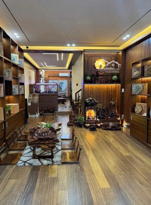 bán nhà 6 tầng-hẻm xe tải-có thang máy-nhà mới đẹp, tặng full nội thất-gần công viên làng hoa gv