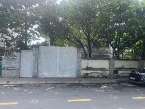 nhà vườn, mặt tiển 22 m đường thái ly - thuê làm spa