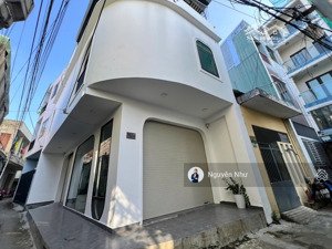 gấp bán !! nhà 2 tầng mặt tiền huy cận, hải châu, kẹp 2 mặt kiệt, sẵn dòng tiền 18 triệu/ tháng