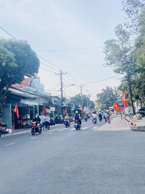 hiếm nhà bán mtkd siêu đông đúc - nam cao 113/156 (4.38x36), 9.9 tỷ, tân phú, q9