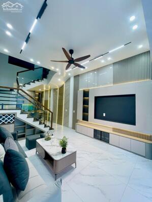 Bán nhà 3 tầng ngõ phố Chu Văn An, ph Quang Trung, TP HD, 51m2, 3 ngủ, 3 vs, chỉ 3.18 tỷ