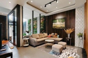 biệt thự khu compound đường trần não giá tốt nhất, dt 10x20m, 2 tầng áp mái giá chỉ 35 tỷ tl