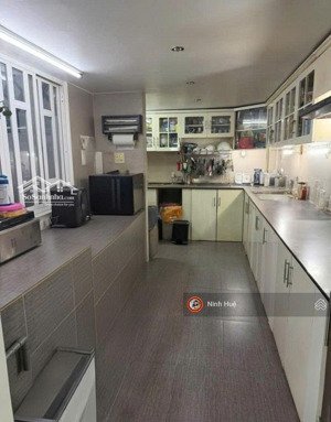 quận 5 cc lão tử q5 đẹp sạch 73m lầu 1 giá 3,7 tỷ.