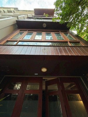 lạc long quân - ô tô vào nhà : cầu giấy - tây hồ,
diện tích sổ 50m, từ tầng 2 đua 55m. 19,8 tỷ